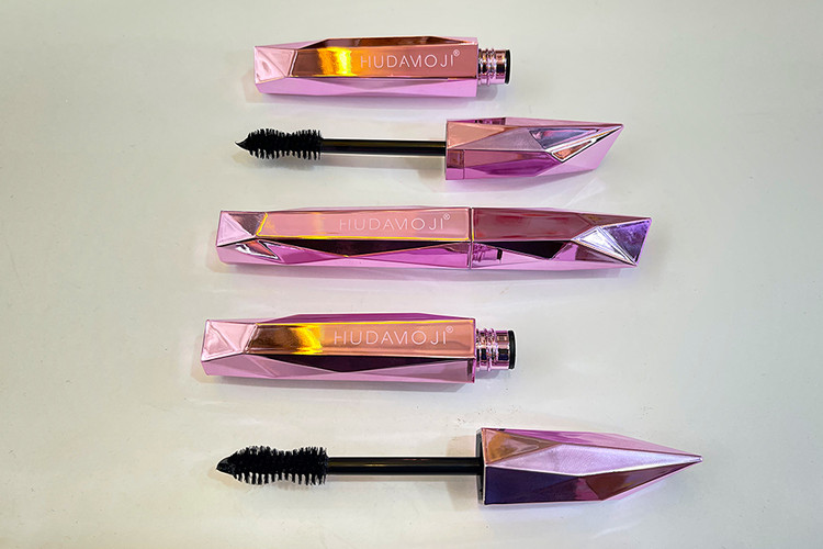 ریمل اورجینال الماسی هدی موجی مشکی | پرپشتکننده و حجمدهنده مژه با ماندگاری بالا