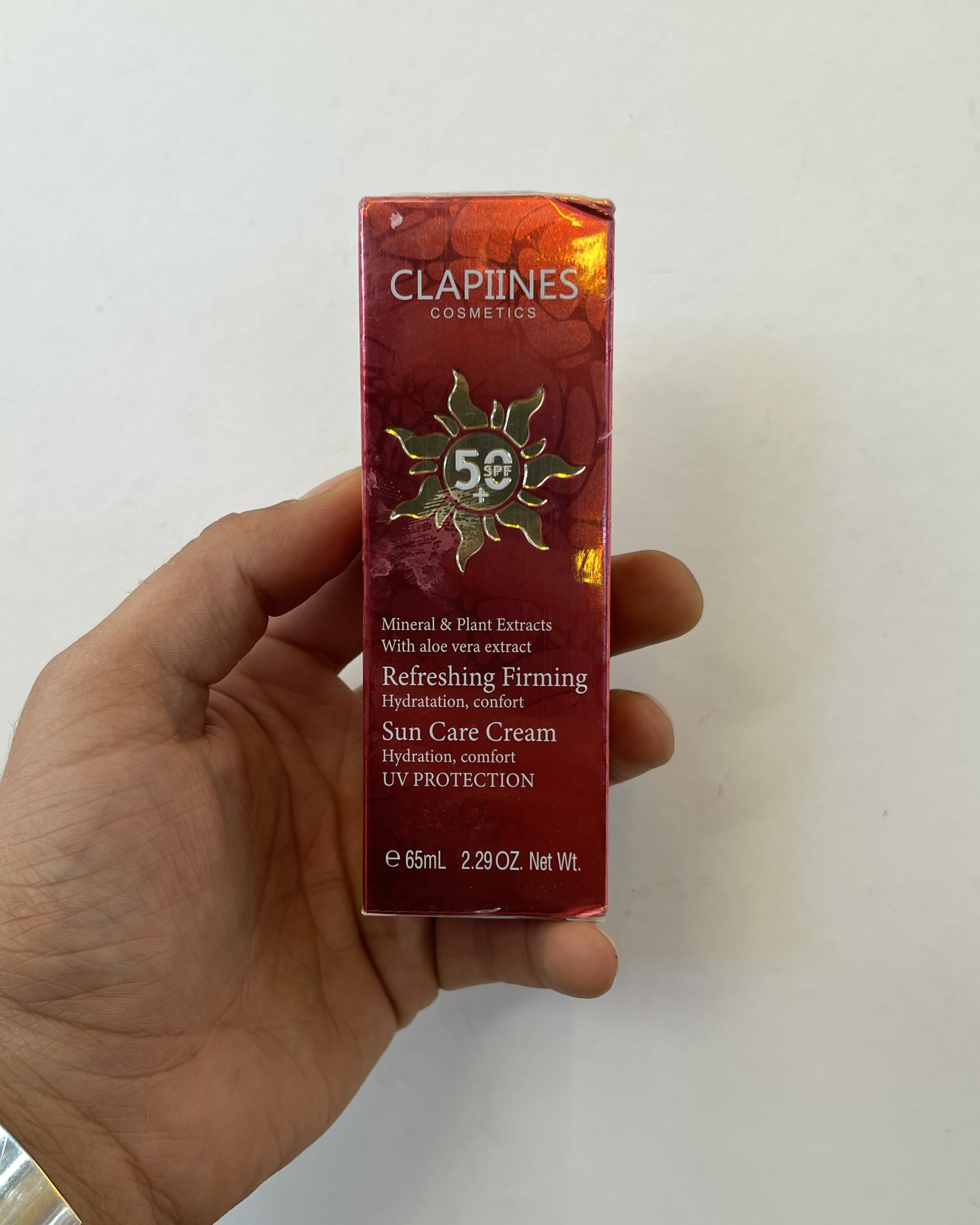 خرید کرم ضد آفتاب کلاپینس اصل مناسب انواع پوست از فروشگاه میلیوس